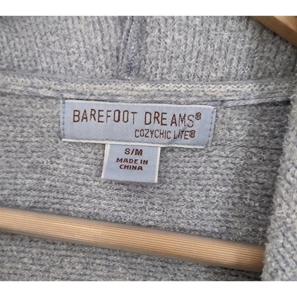 Barefoot Dreams Cozy Chic Lite Blue Grey Island Wrap - Picture 3 of 5